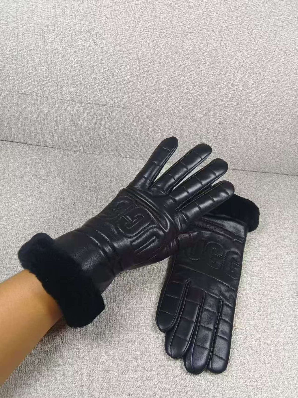 Glove 014