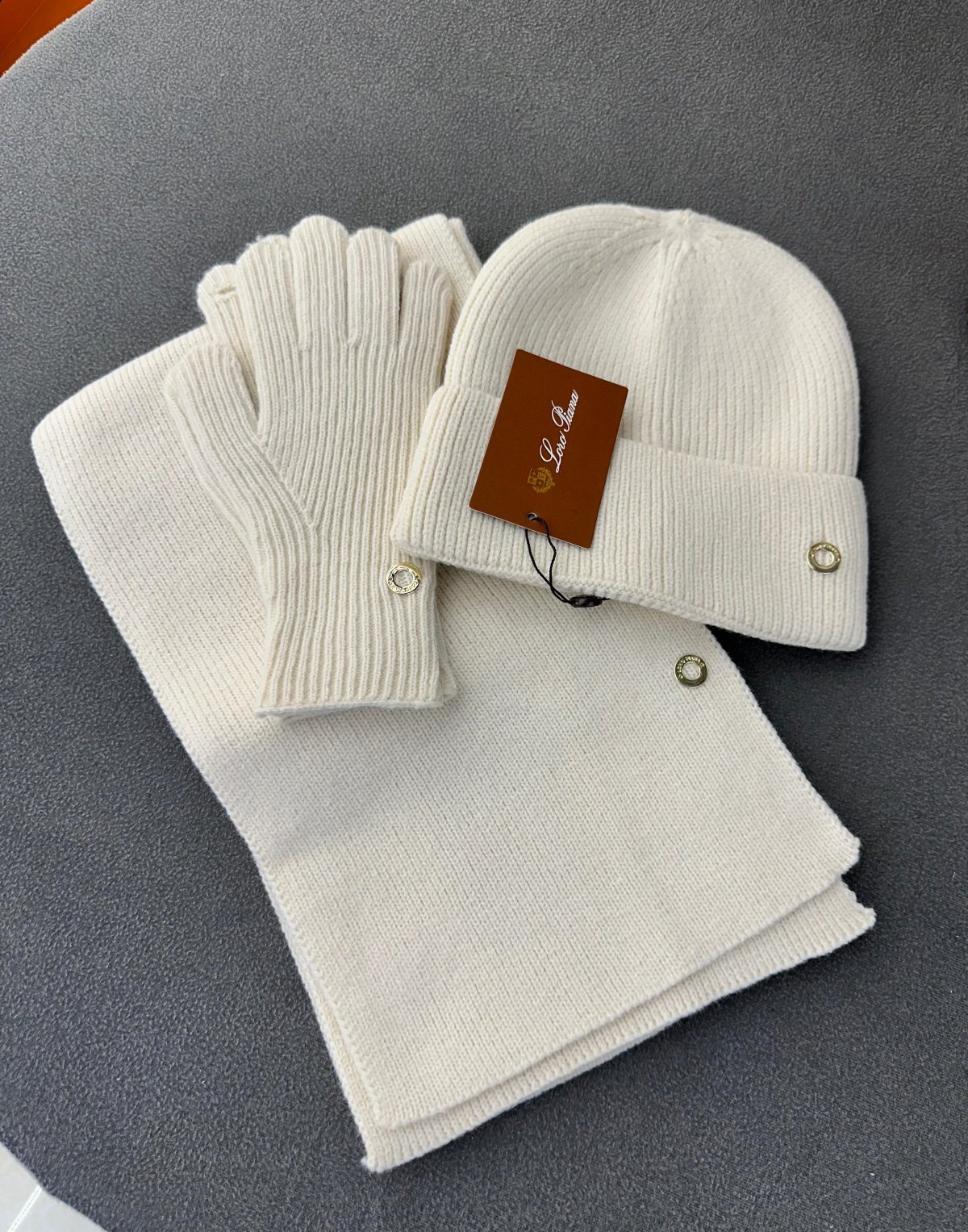 Glove 021