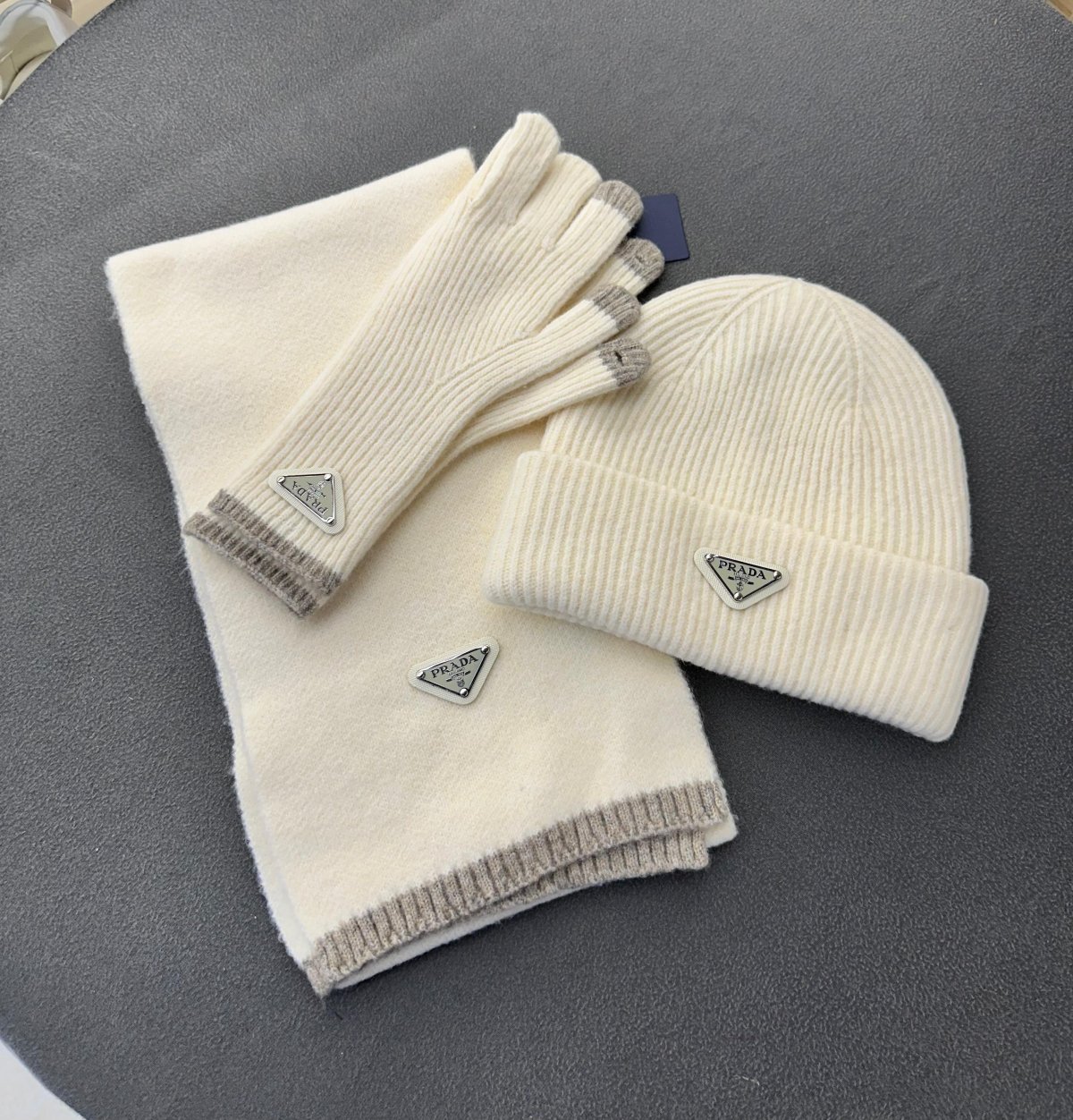 Glove 026