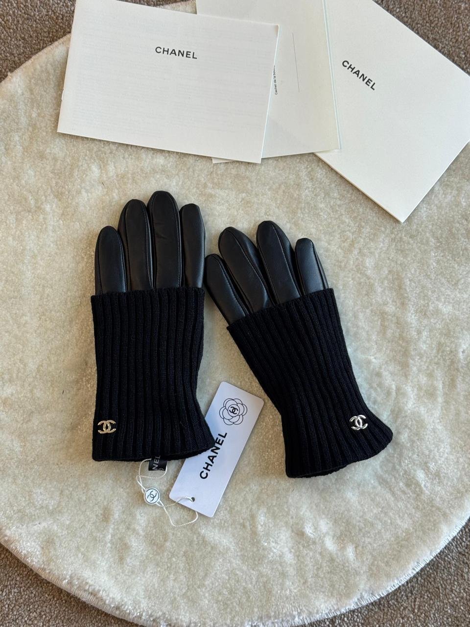 Glove 034