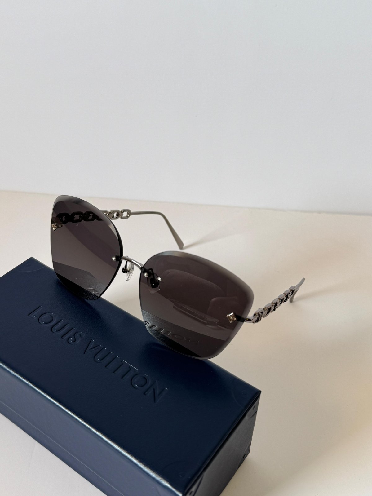 Sunglasses 041