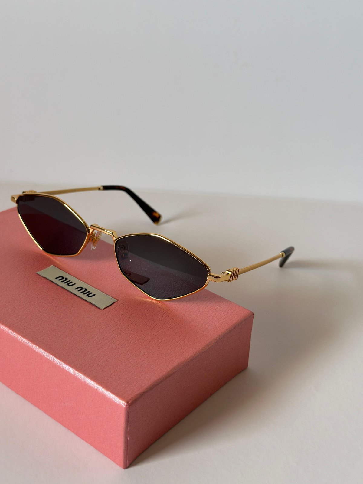 Sunglasses 069
