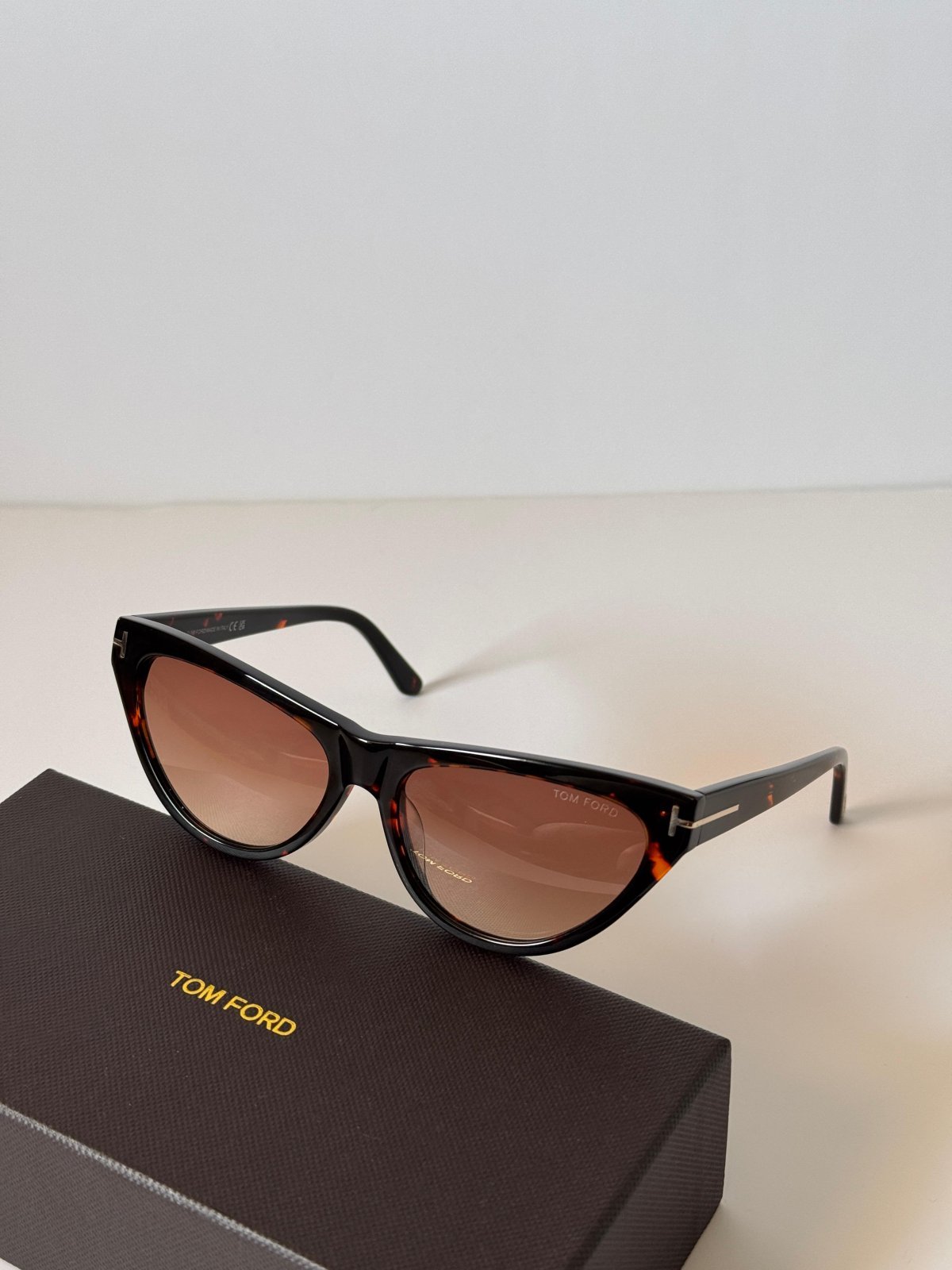 Sunglasses 125