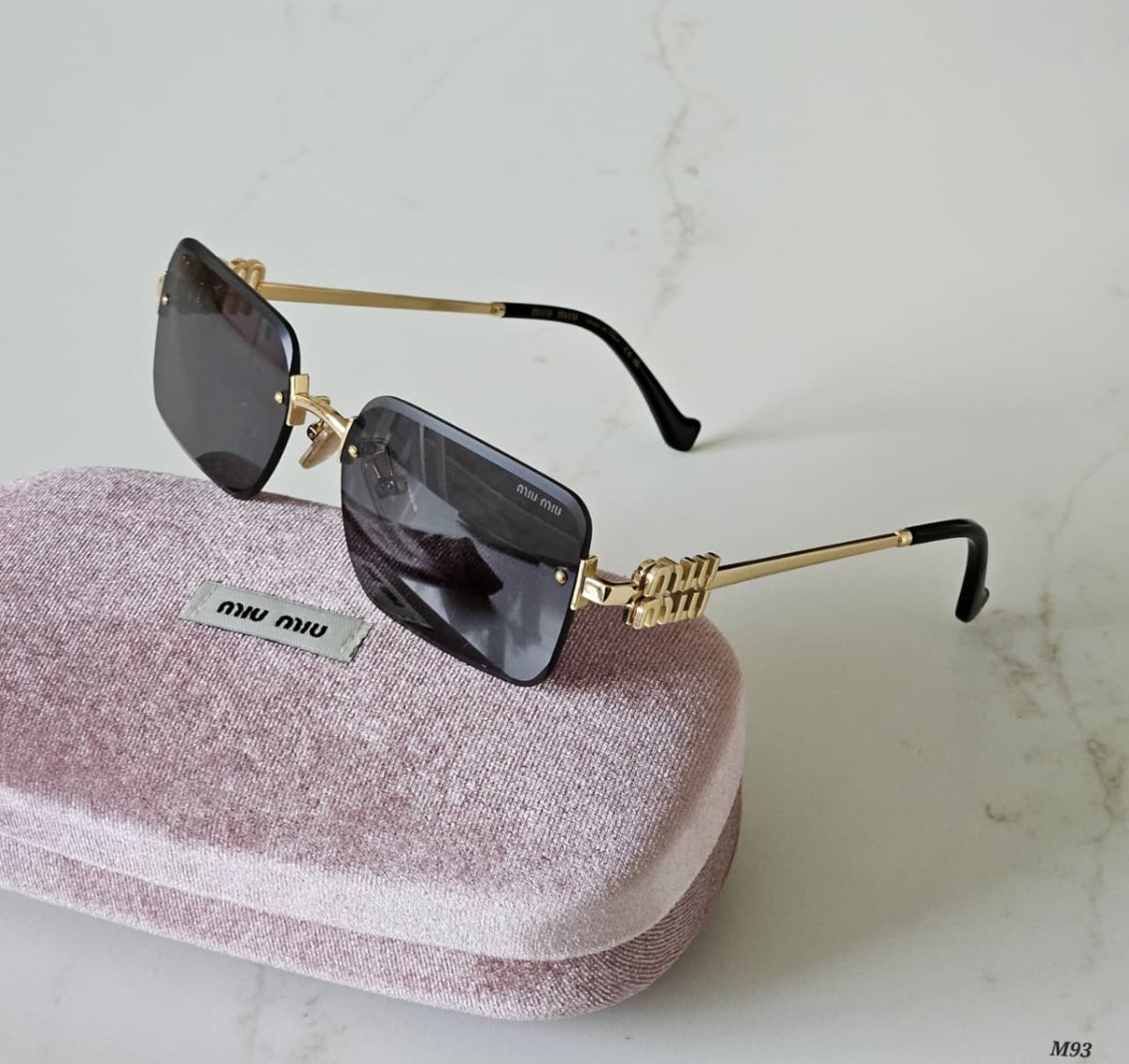 Sunglasses 182