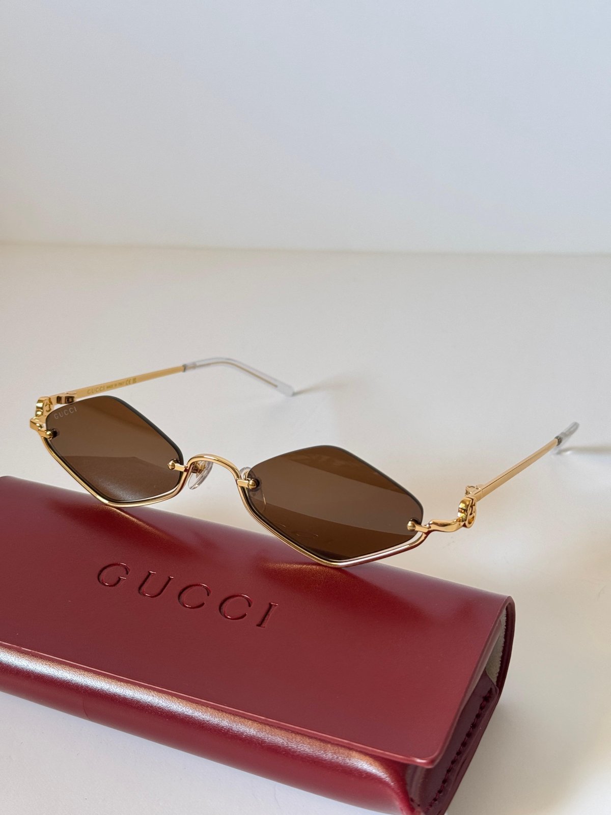 Sunglasses 186