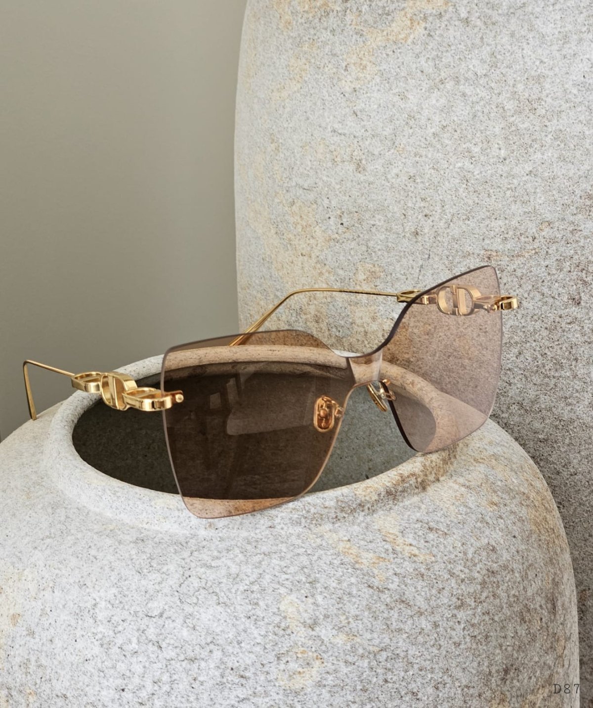 Sunglasses 195