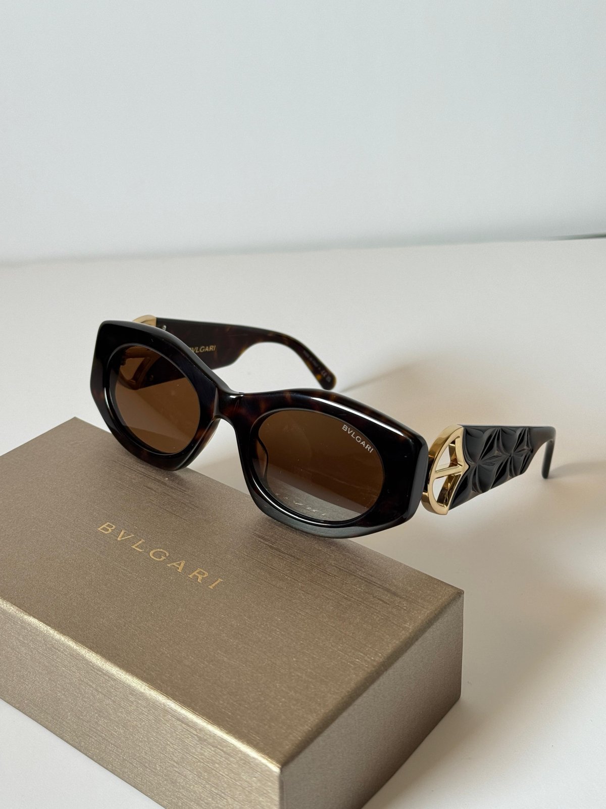 Sunglasses 198