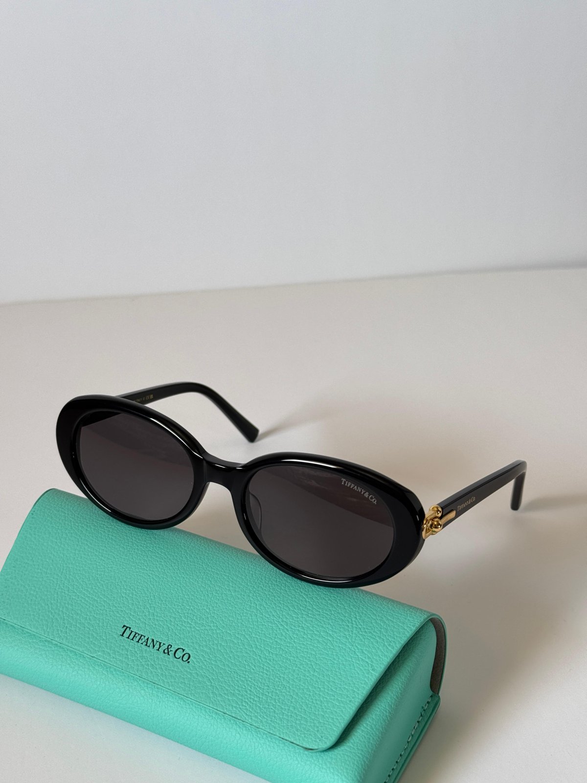 Sunglasses 208
