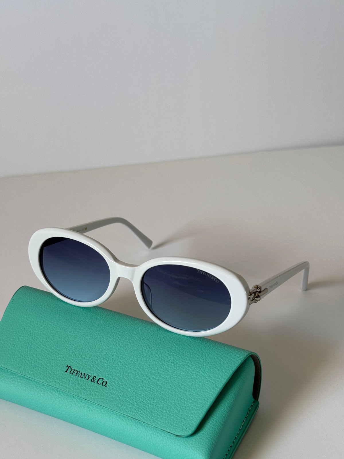 Sunglasses 209