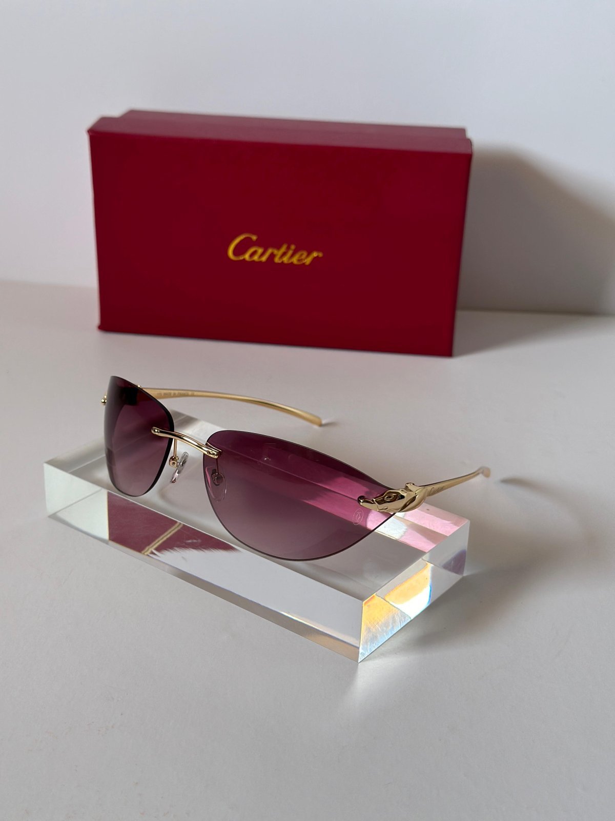 Sunglasses 221