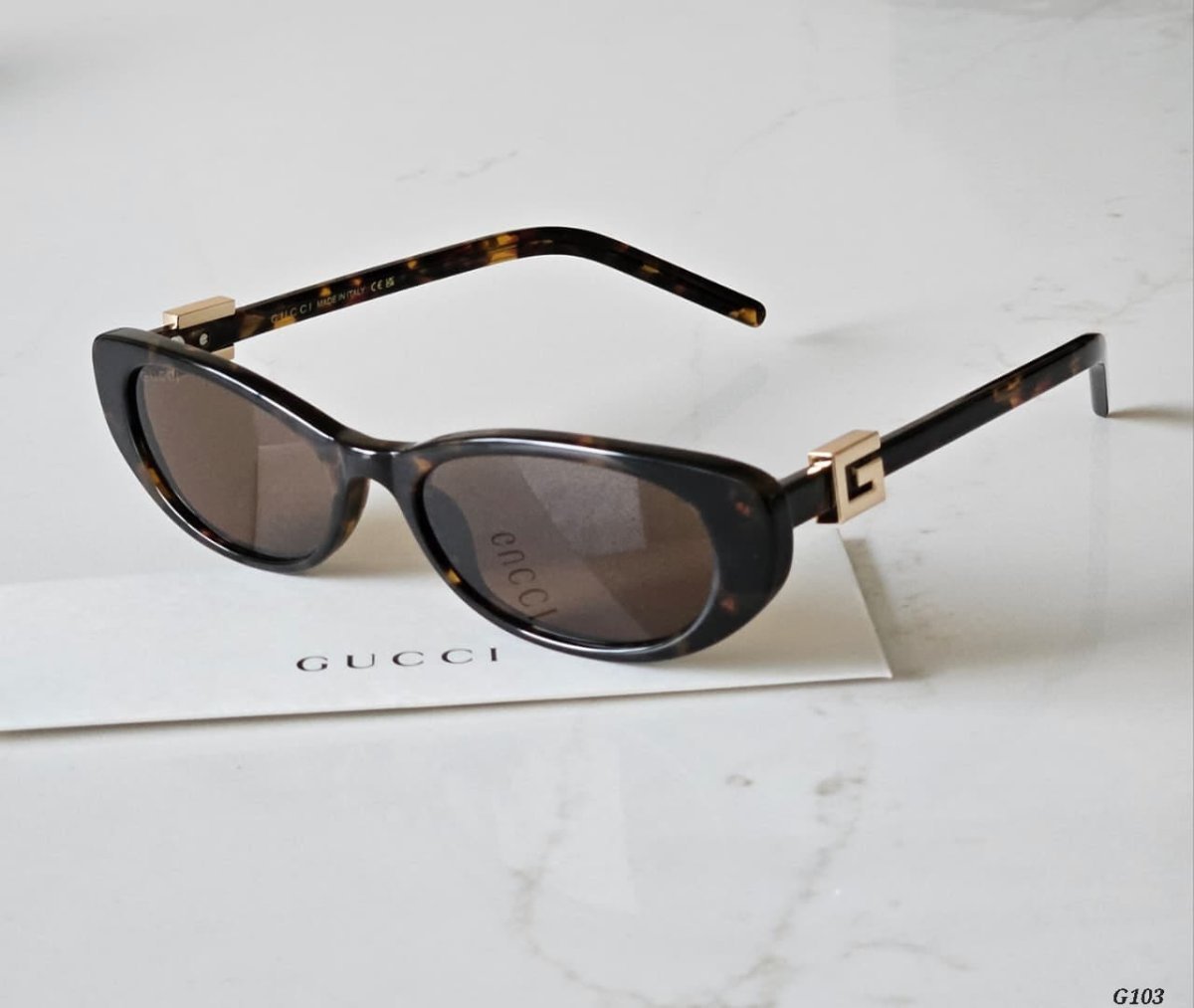 Sunglasses 262