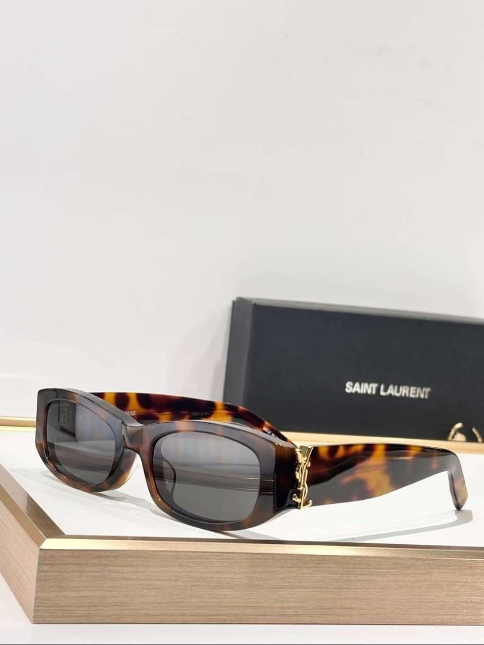 Sunglasses 281