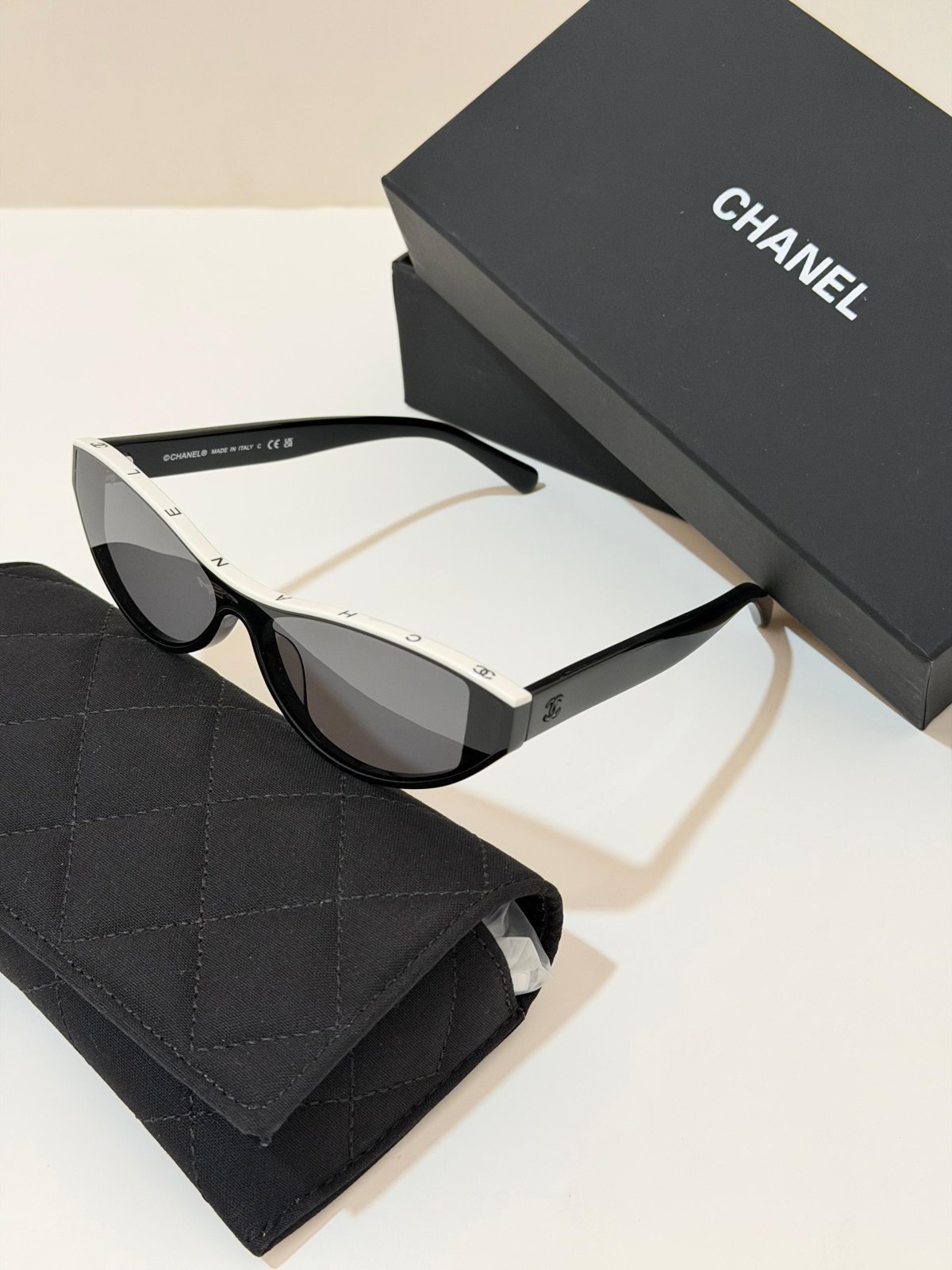 Sunglasses 370