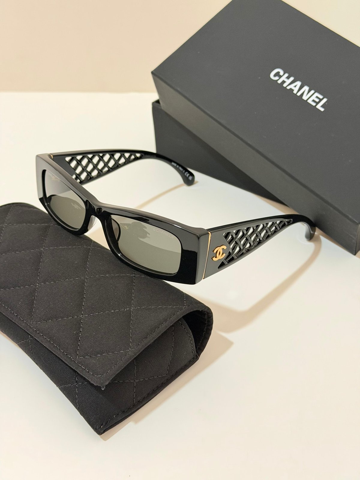 Sunglasses 373