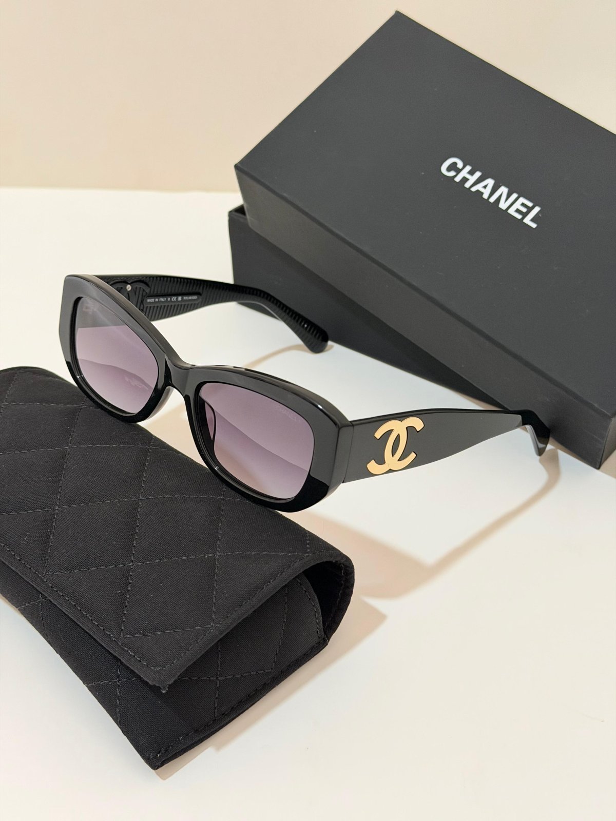 Sunglasses 378