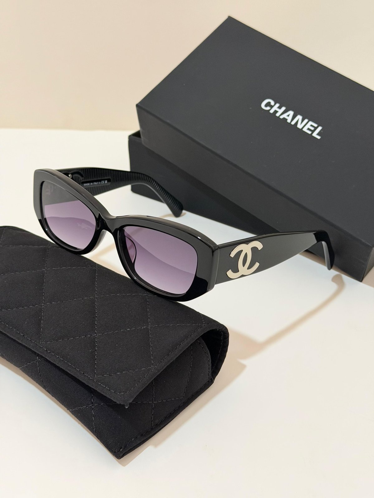 Sunglasses 379