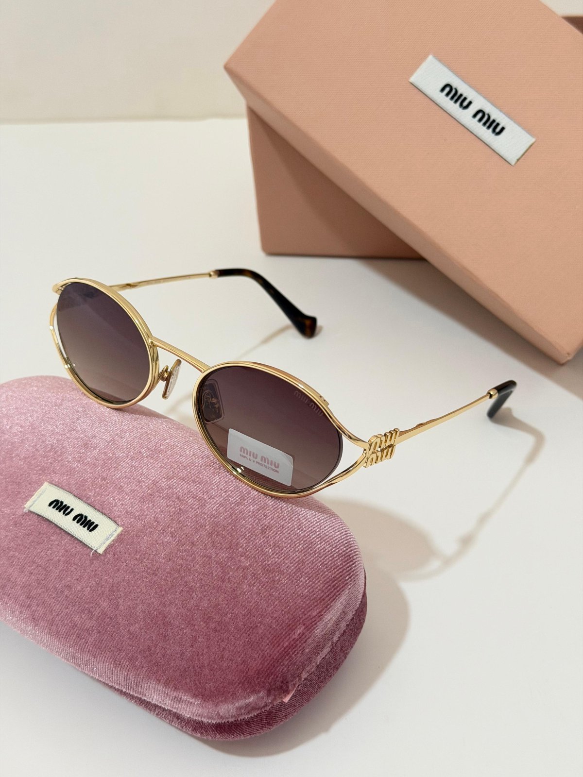 Sunglasses 407