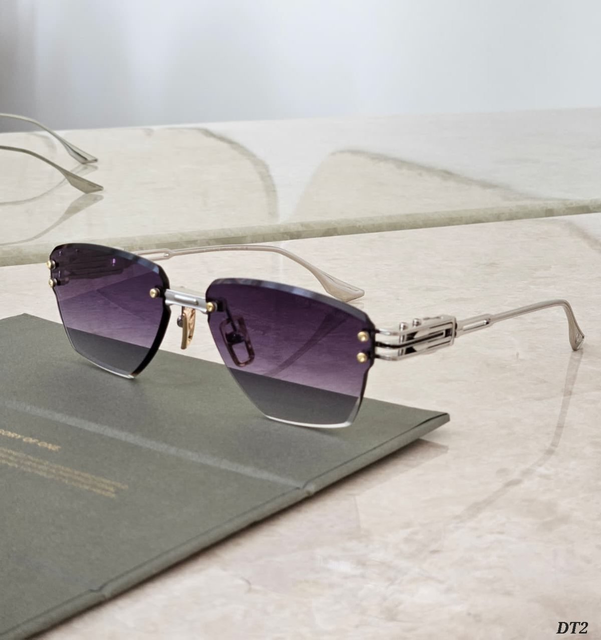 Sunglasses 522