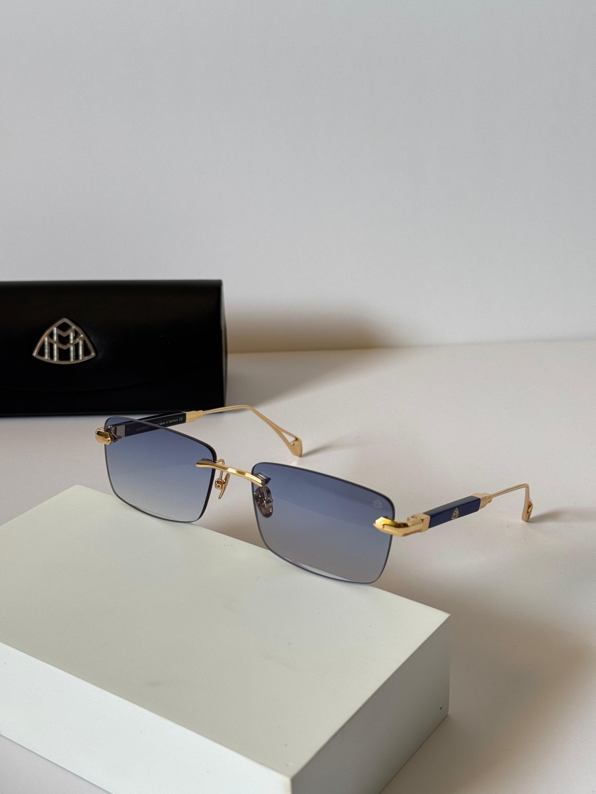 Sunglasses 012