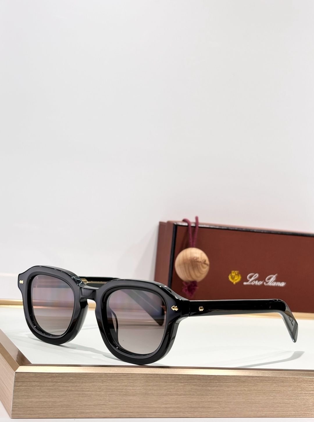 Sunglasses 050
