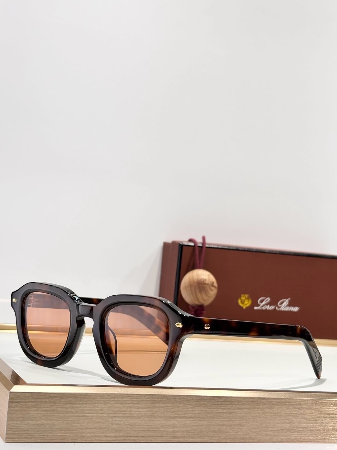 Sunglasses 052