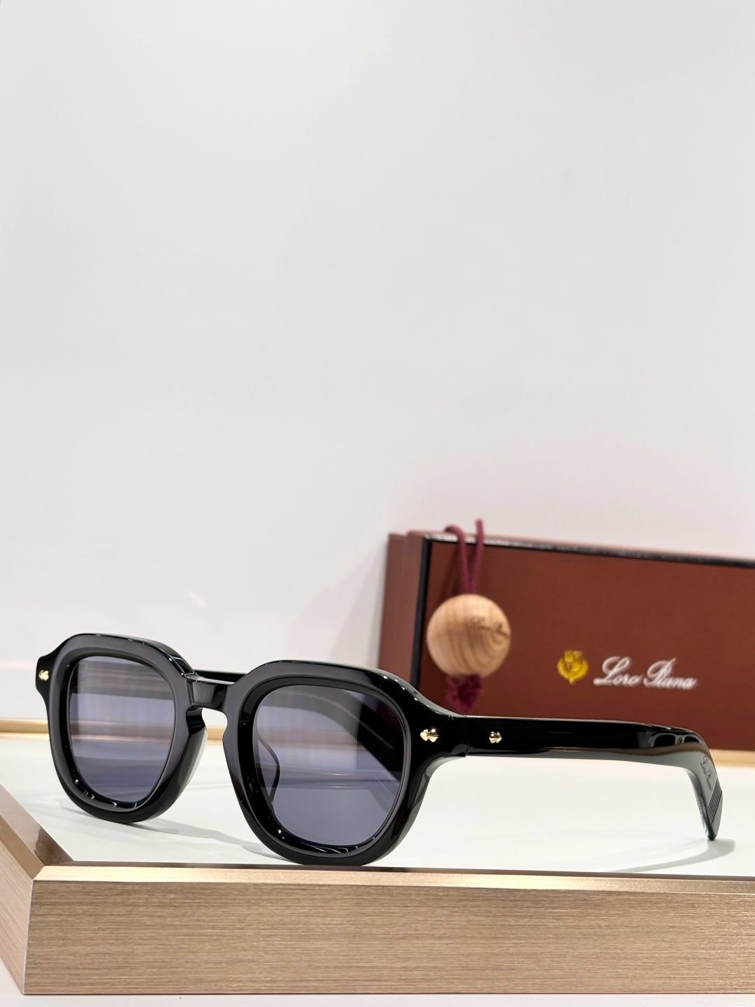 Sunglasses 051