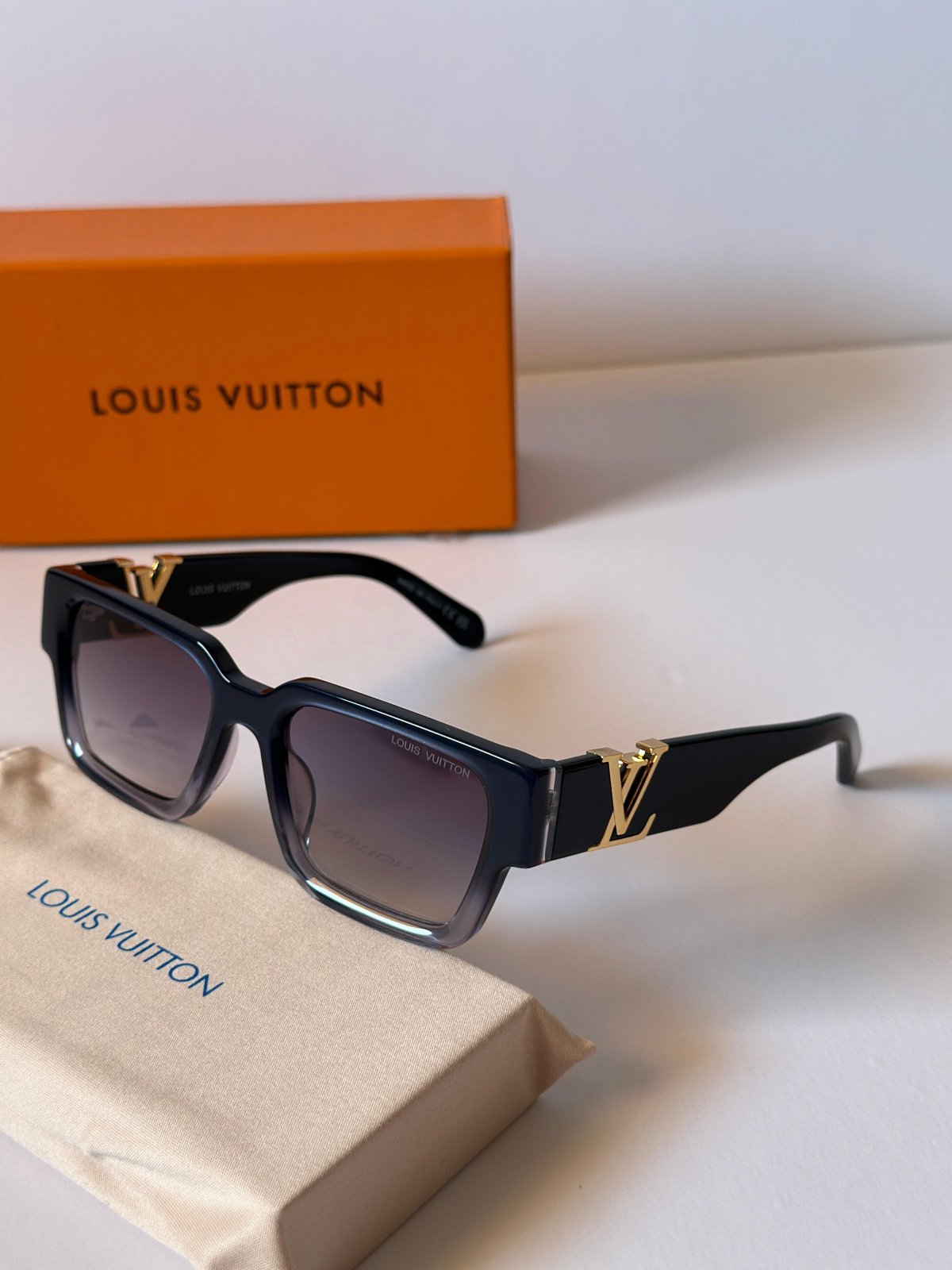 Sunglasses 066