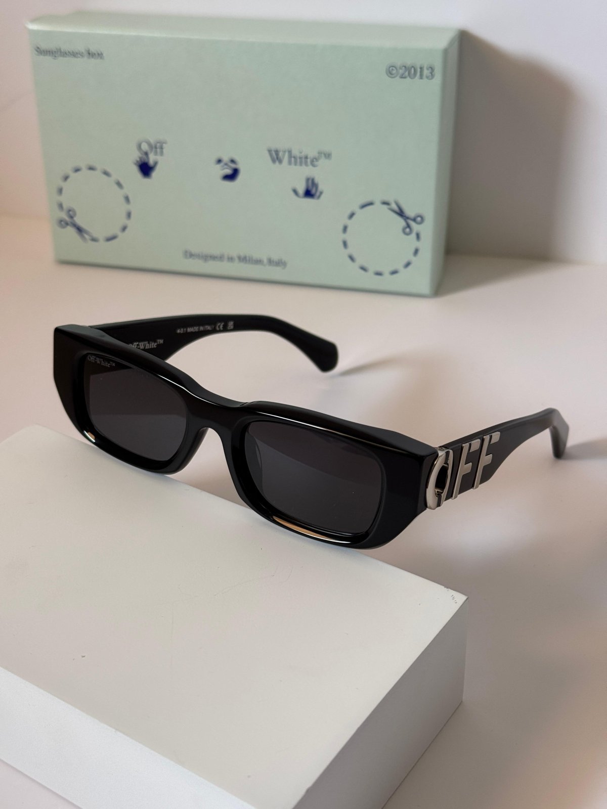 Sunglasses 074