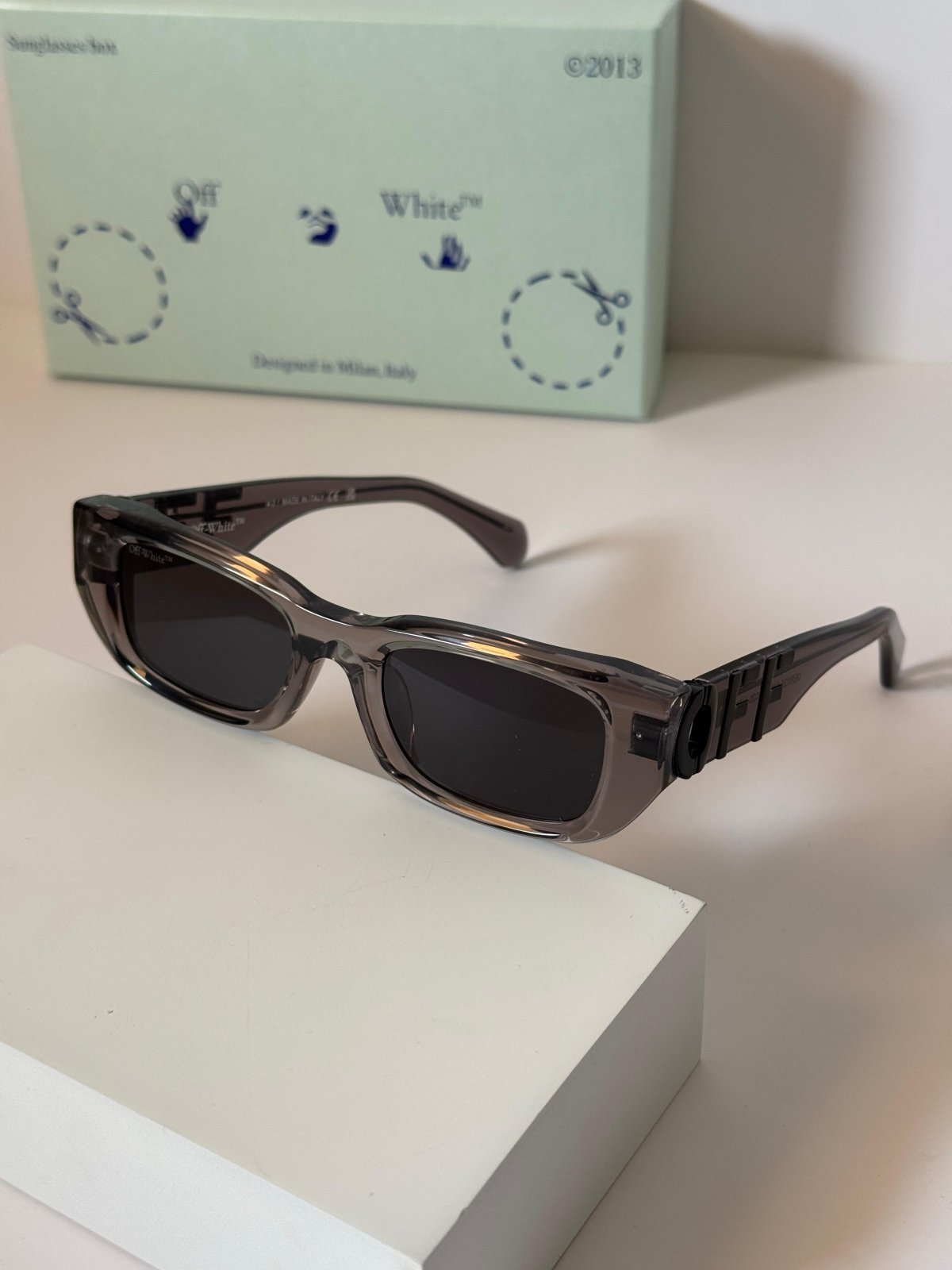 Sunglasses 075