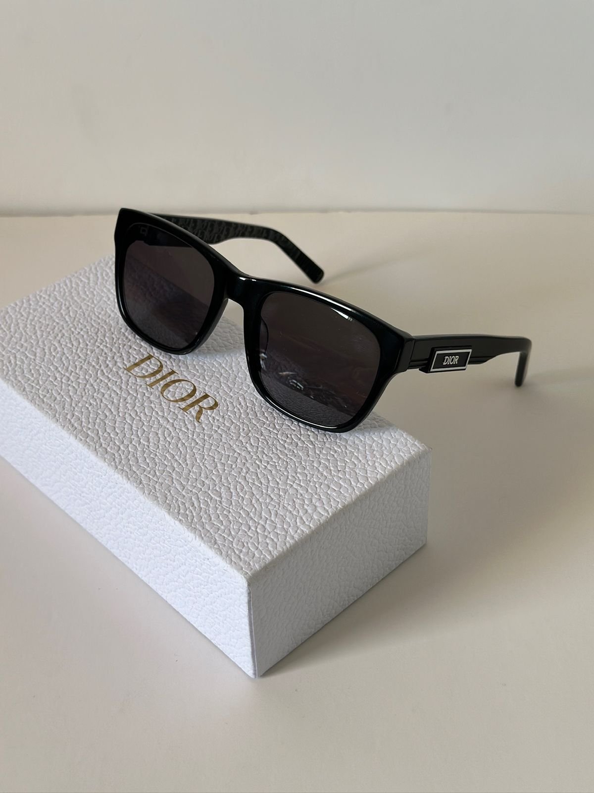 Sunglasses 084