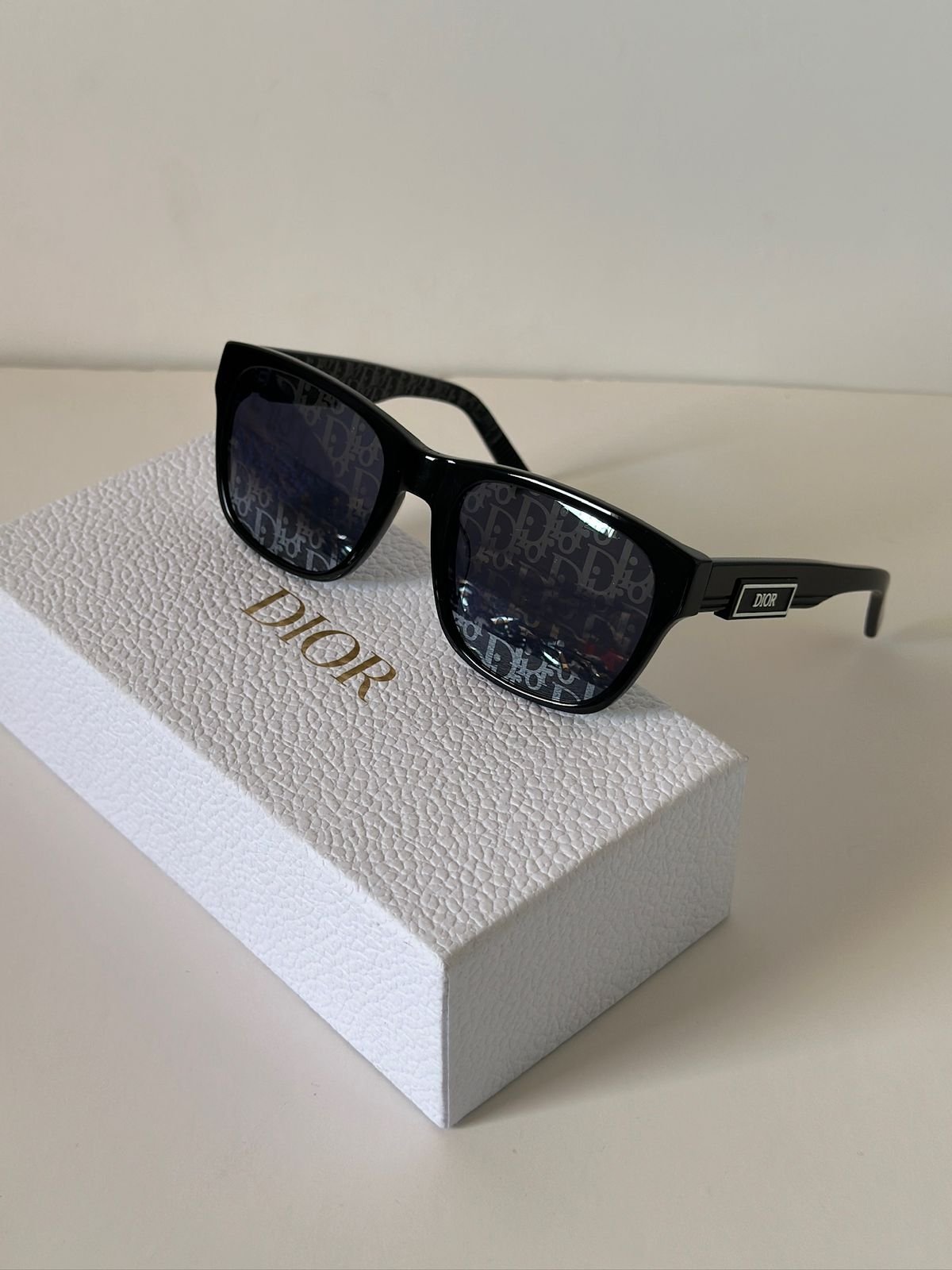 Sunglasses 085