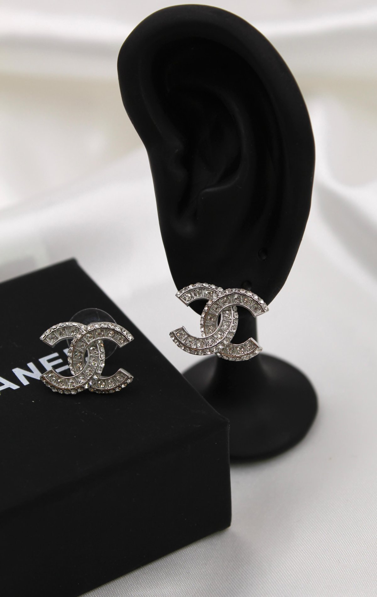 Accessory 023