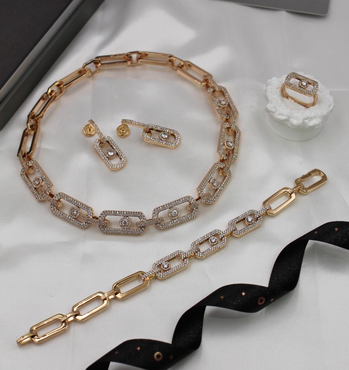 Accessory 028