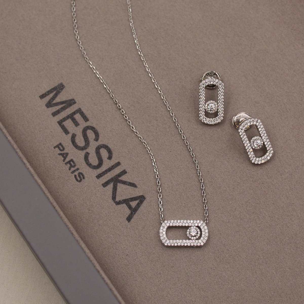 Accessory 040