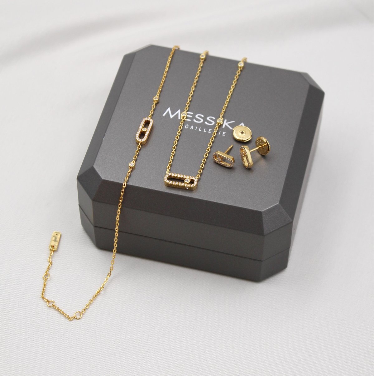 Accessory 058