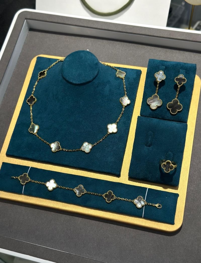 Accessory 115