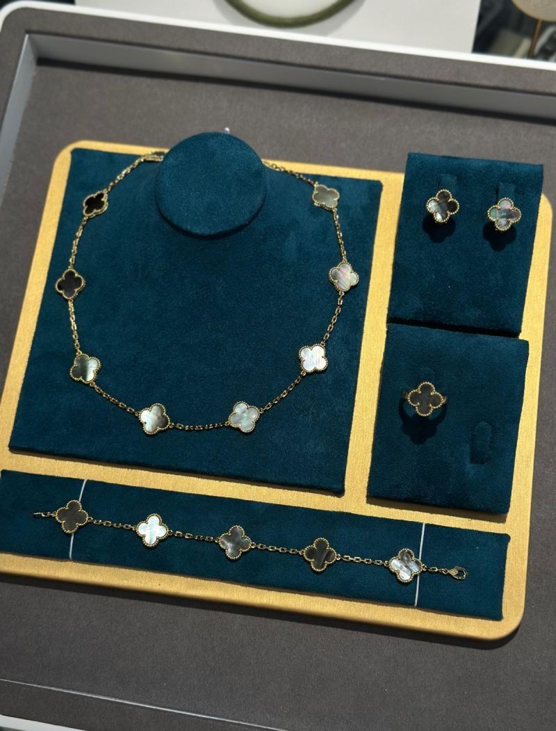 Accessory 115