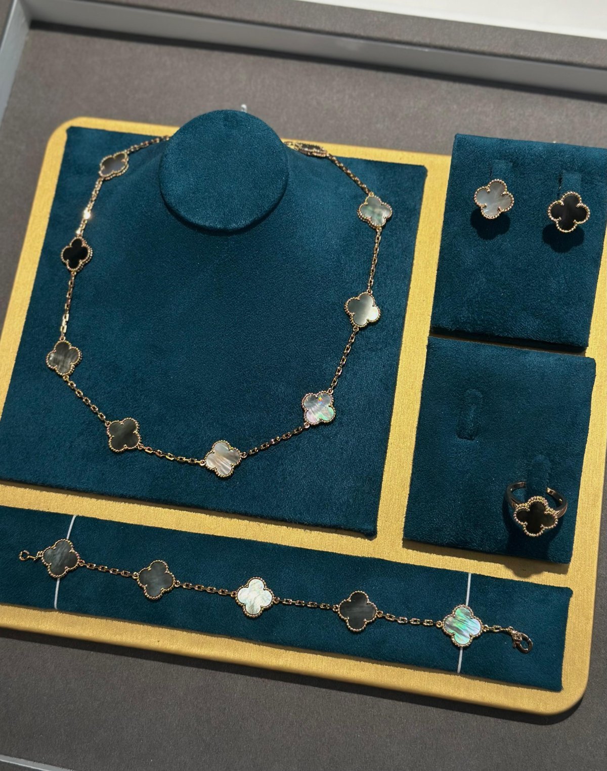 Accessory 117