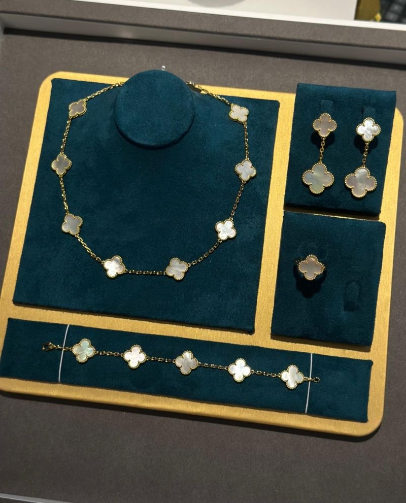 Accessory 120