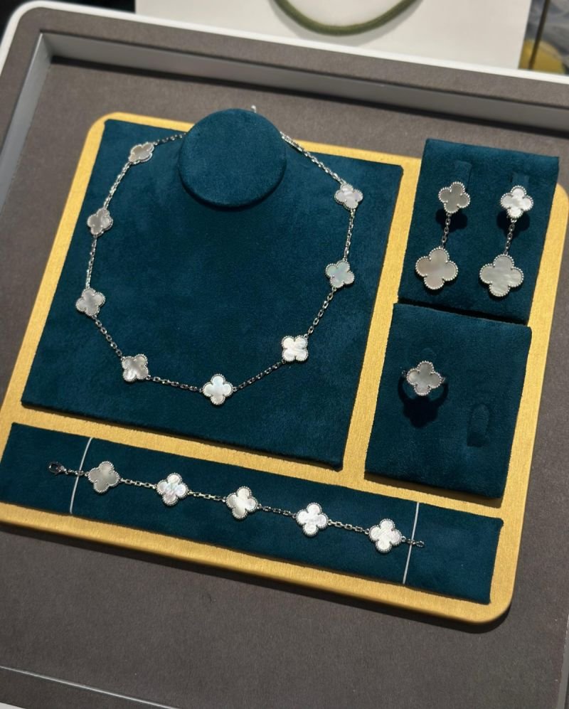 Accessory 120