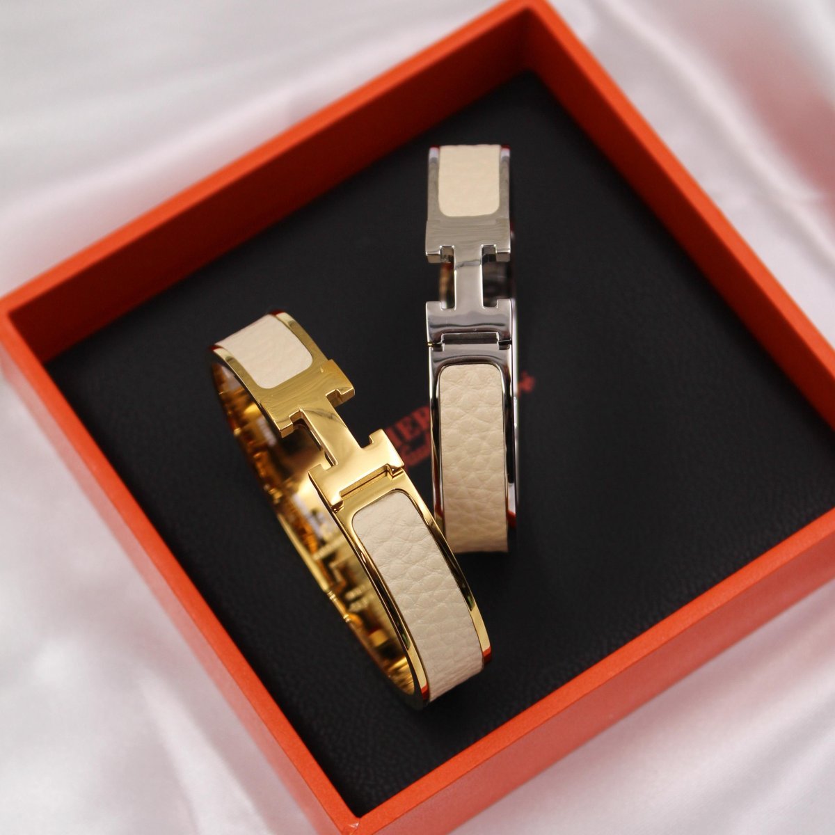 Accessory 142