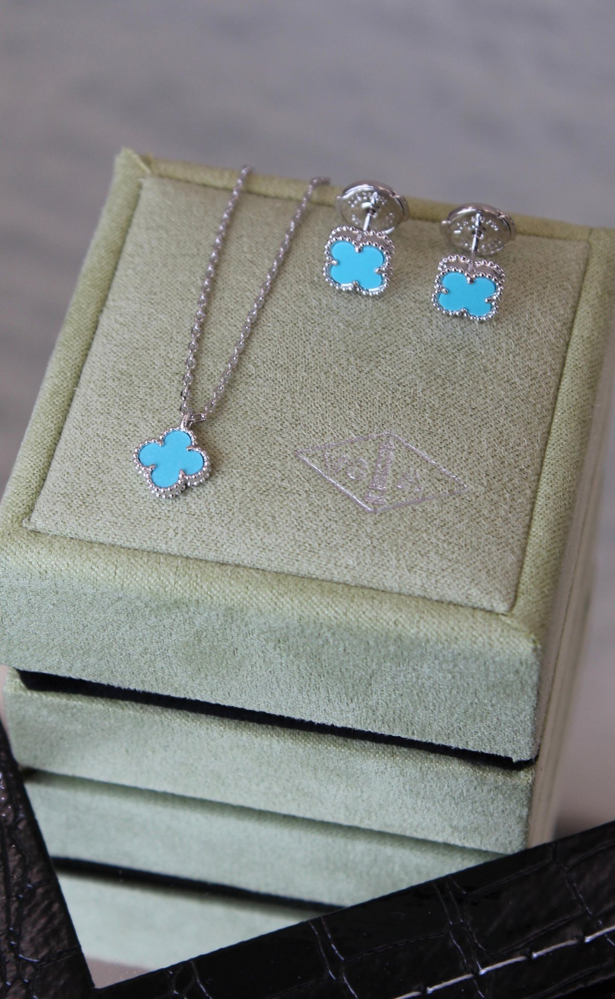 Accessory 163