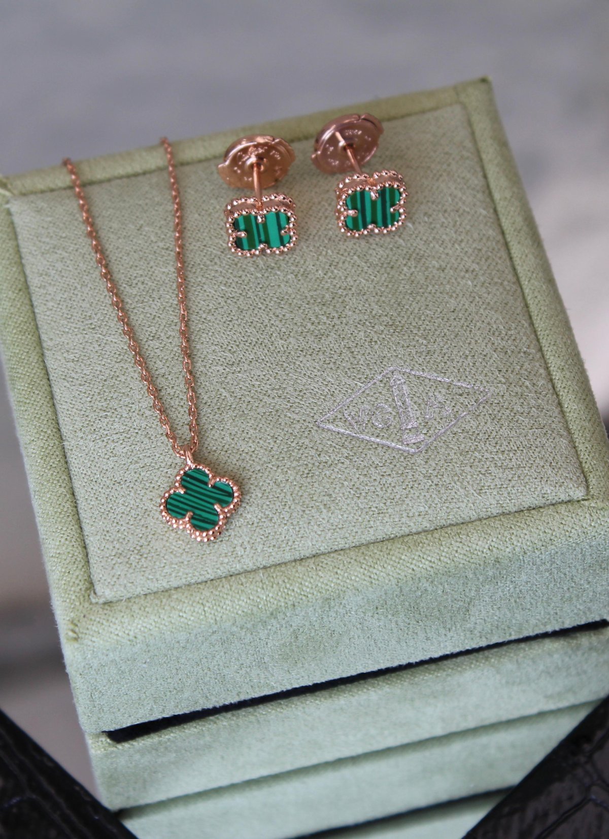 Accessory 165