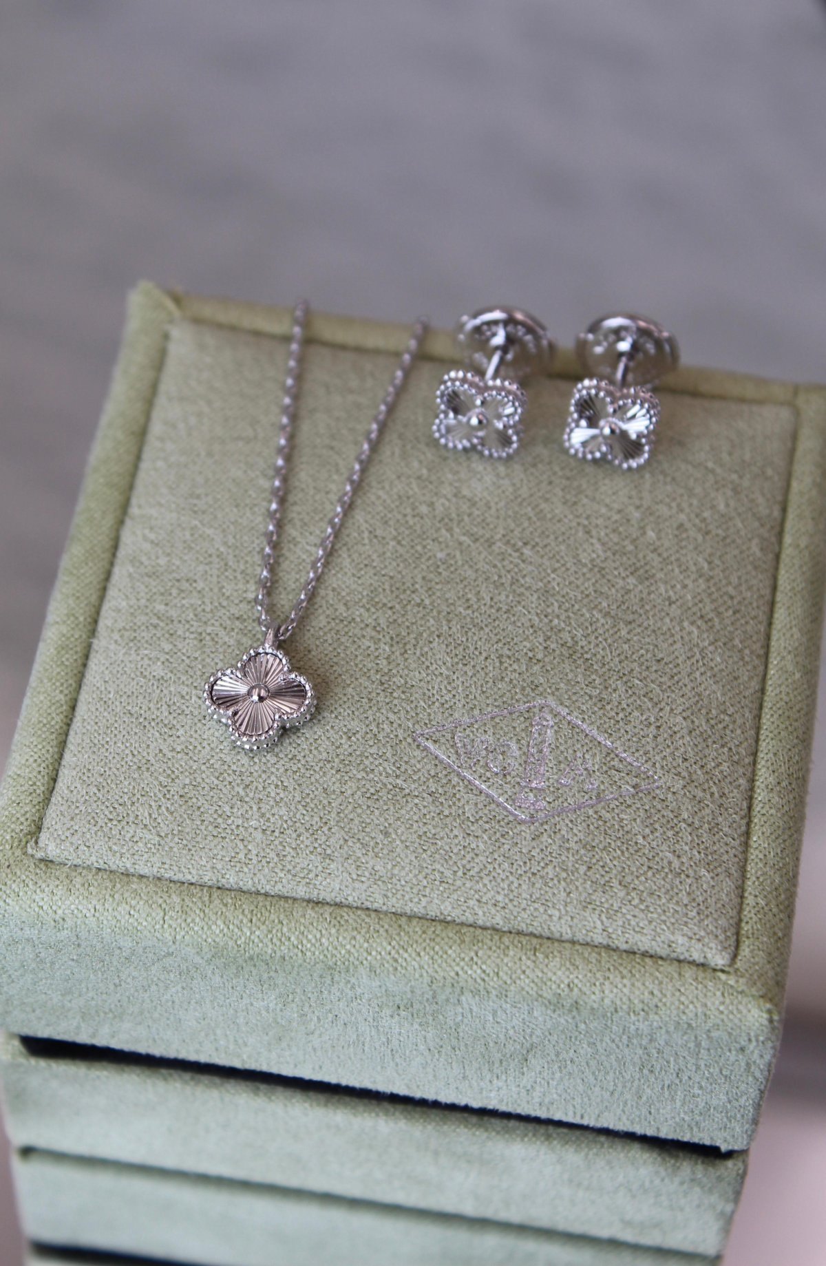 Accessory 171
