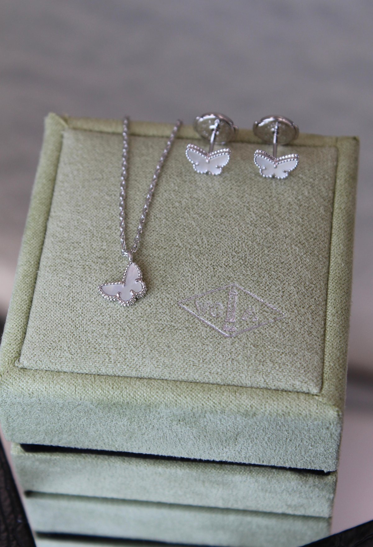 Accessory 171