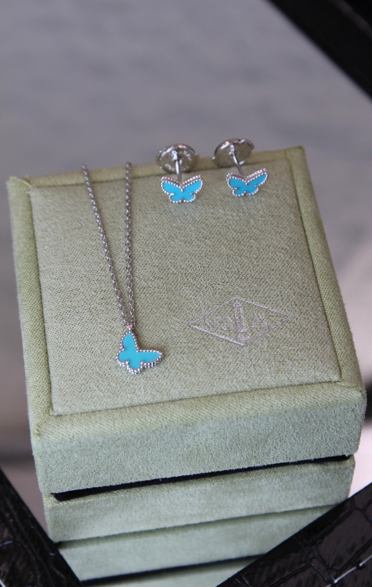 Accessory 174