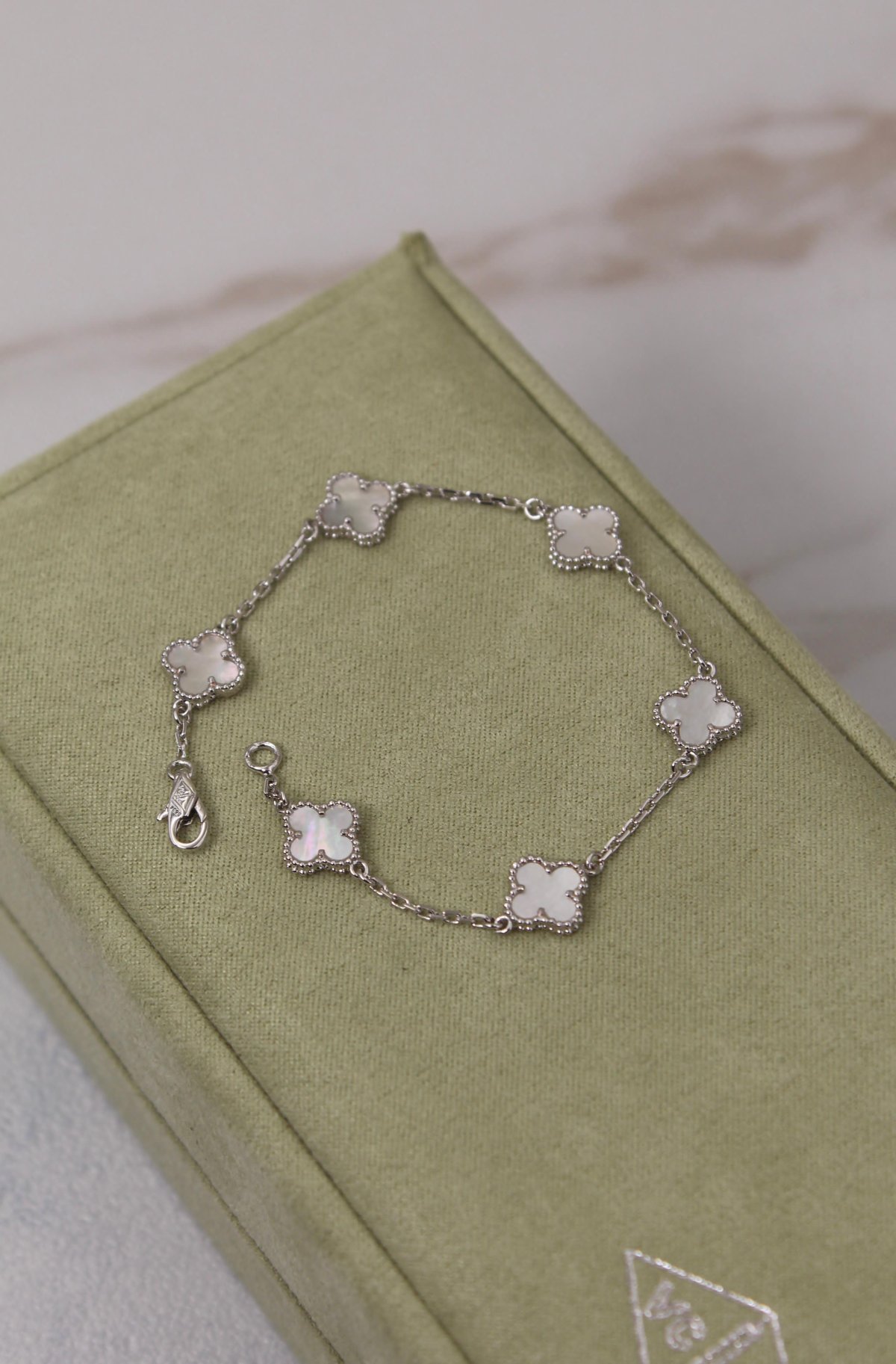 Accessory 175