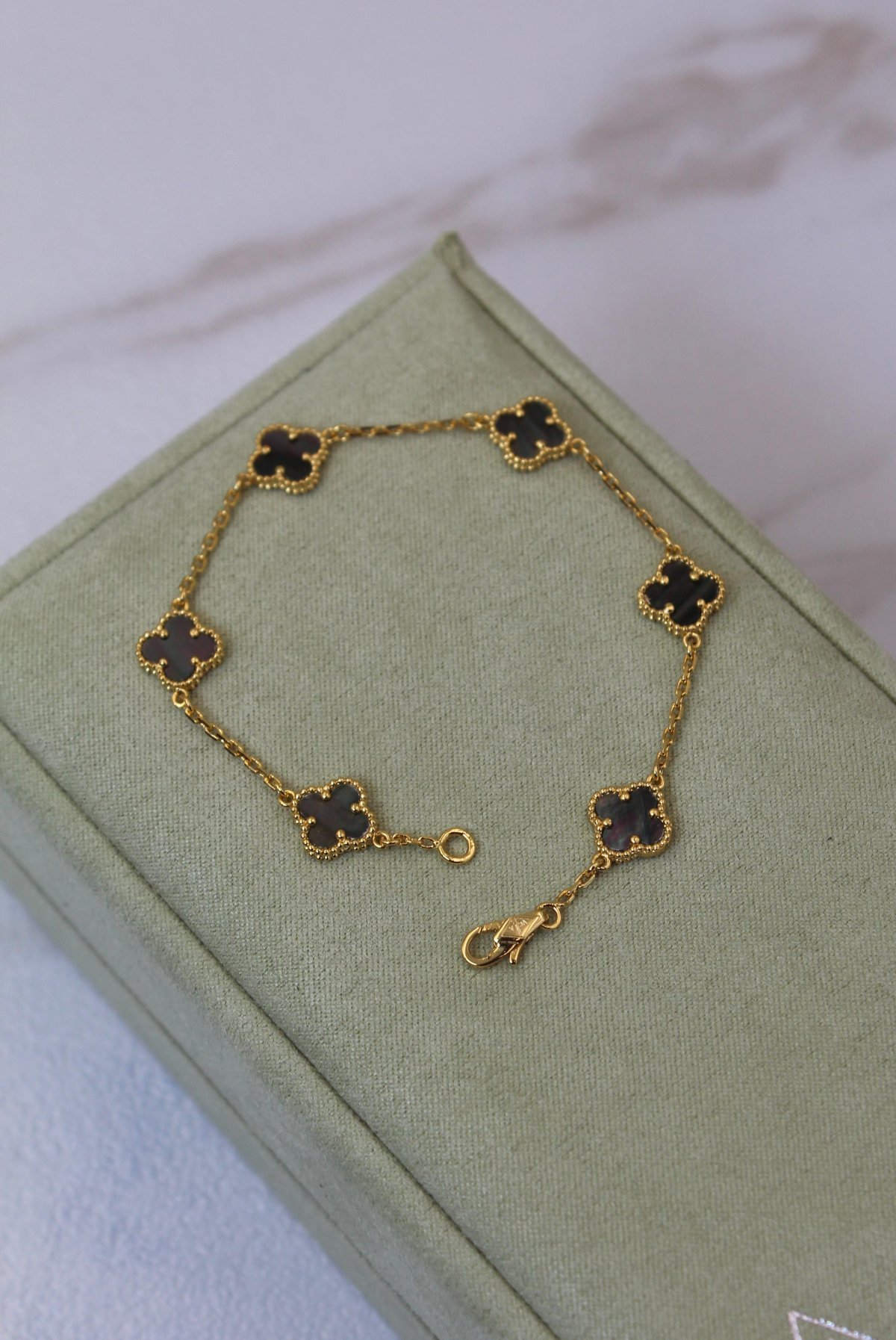 Accessory 182