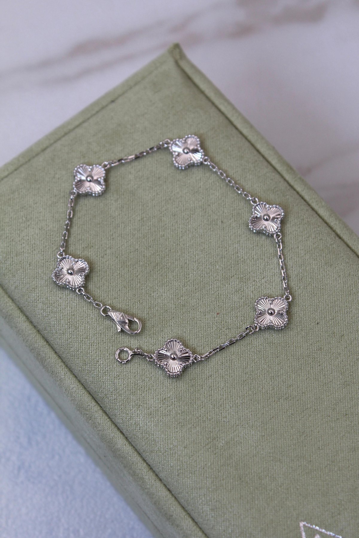 Accessory 190