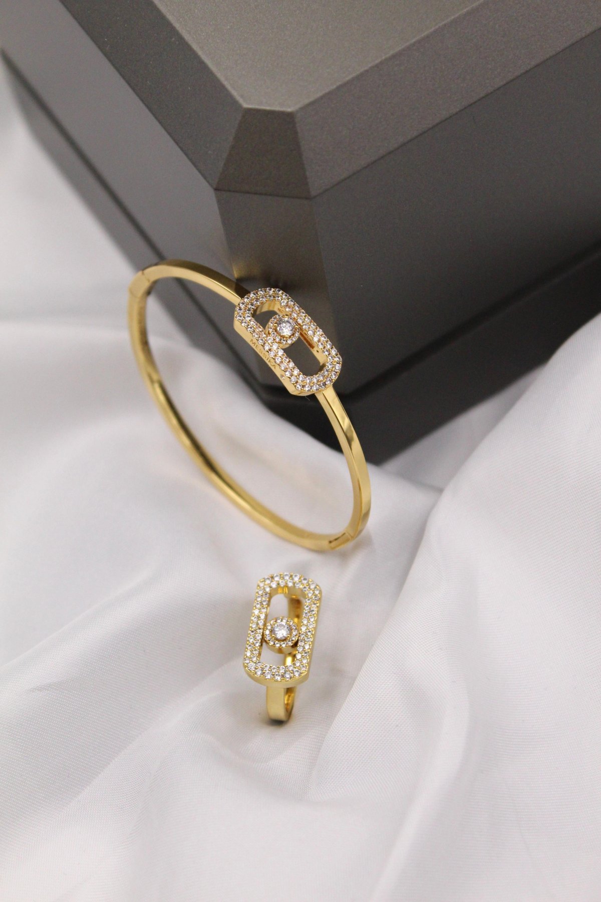 Accessory 207